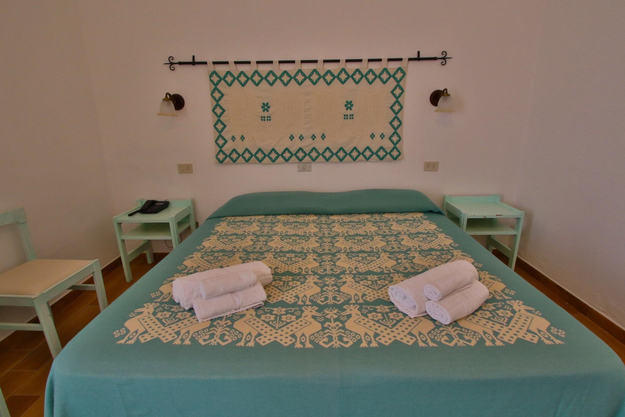 Hotel Le Mimose San Teodoro  Bagian luar foto