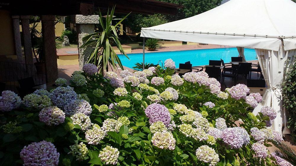 Hotel Le Mimose San Teodoro  Bagian luar foto