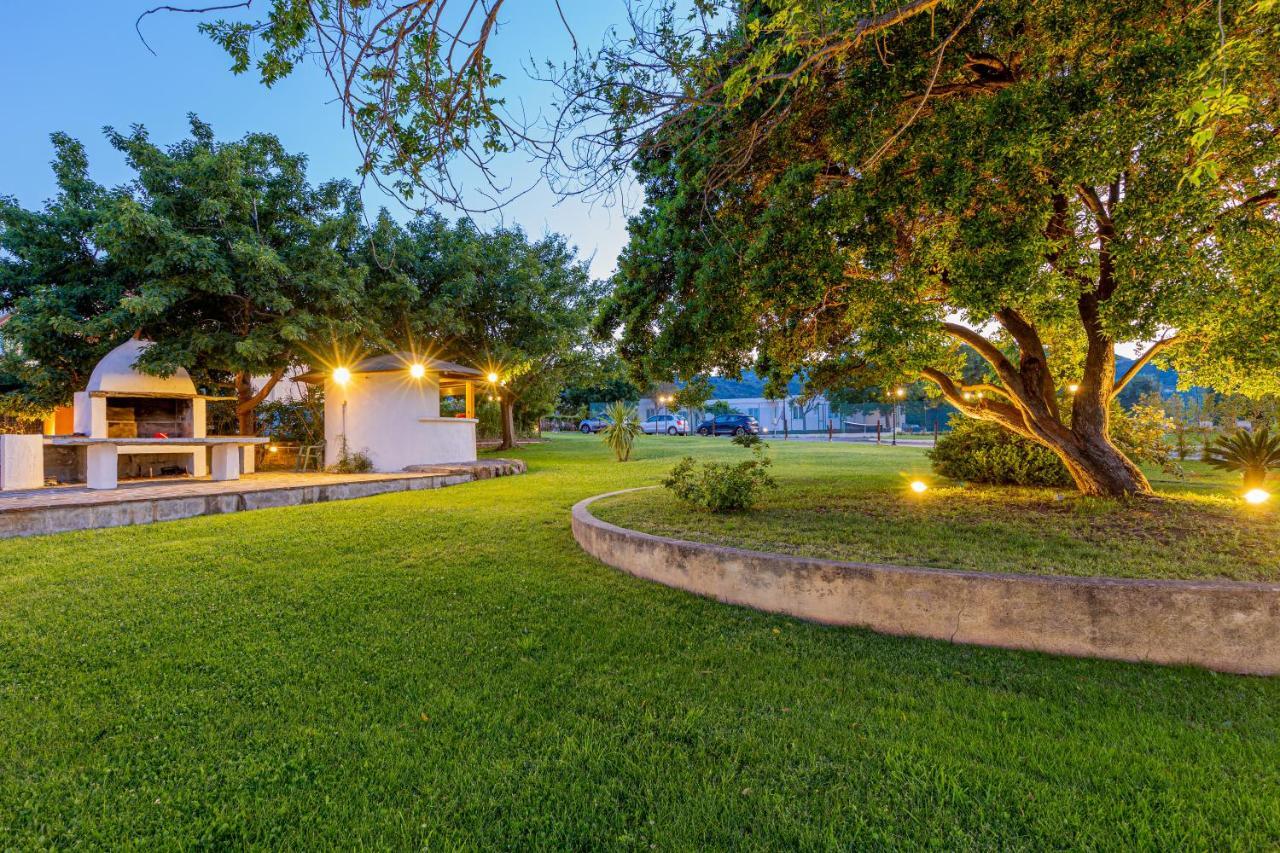 Hotel Le Mimose San Teodoro  Bagian luar foto