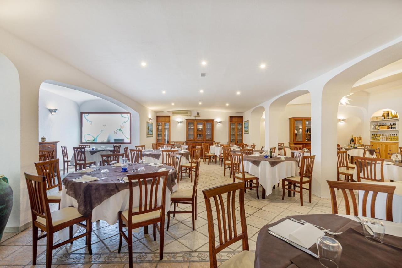 Hotel Le Mimose San Teodoro  Bagian luar foto